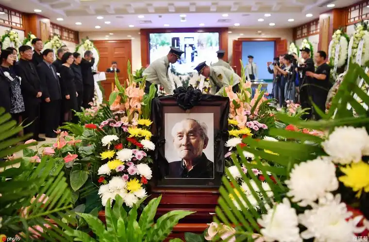 酿酒行业泰斗秦含章追悼会在八宝山举行