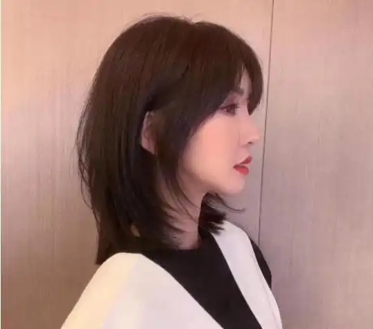 女生齐肩自然碎发发型图片大全(3)