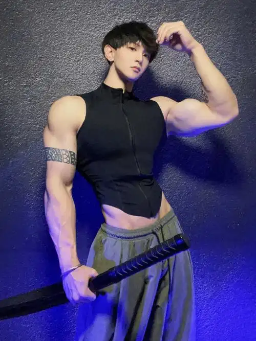 员小哥身材没得说979094bob-观察员#帅哥##颜值##小鲜肉##腹肌