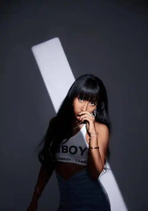 原创运动装只能穿的保守看吉克隽逸的热辣着装诠释性感运动风