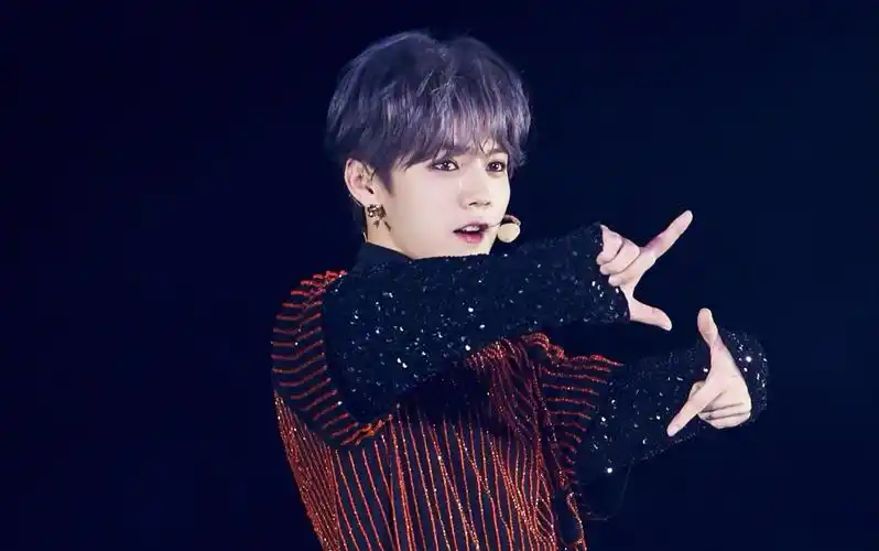 181013鹿晗二巡演唱会杭州站【让我留在你身边】