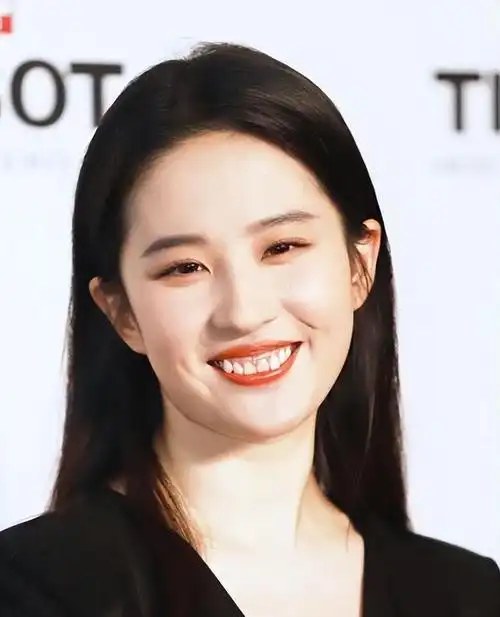 别再吐槽刘亦菲胖了,天仙正在把审美拉回正轨|宅男部落