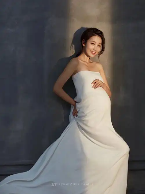 天呐75大肚子孕妇照也可以拍的这么高级好看