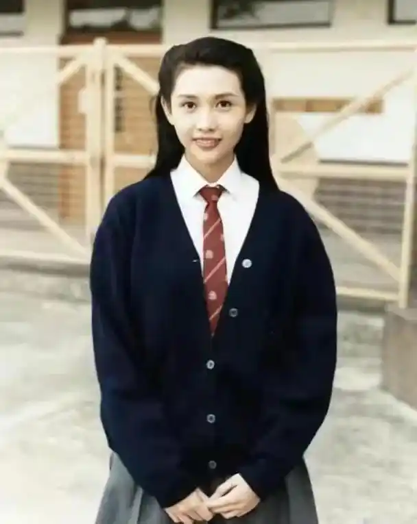 "大众情人"邱淑贞:和导演王晶相恋10年,分手后为何嫁入豪门?