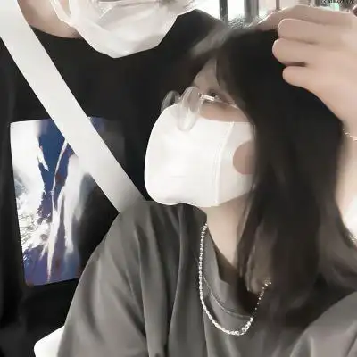 双人情侣头像一人一半真人甜蜜图片