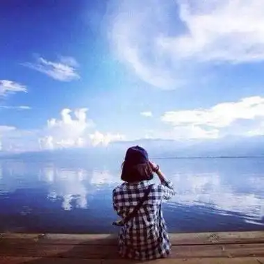 转自微博短发女生背影头像