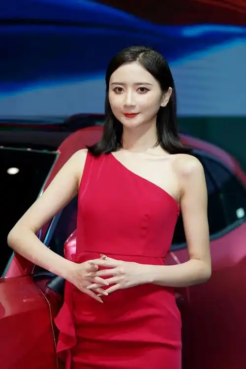 成都车展模特图集50张苏雨农的长镜头