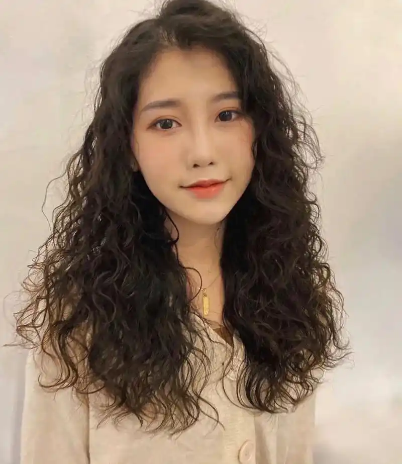 老气不老气,"小卷烫全头"z洋气#抖音图文来了 #瘦脸 #蓬 - 抖音