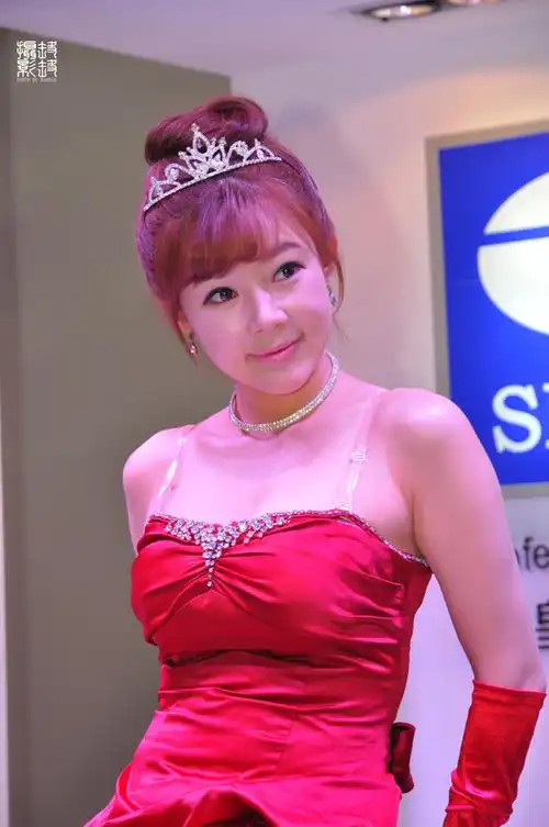 p&e展会上火爆的韩国妹妹