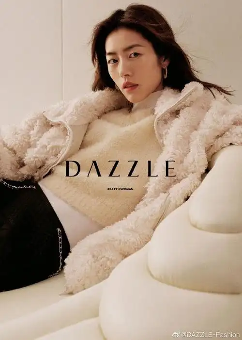 倾听内心,自带节奏#dazzle 2021 冬季系列#广告大片由品牌代言人@刘雯