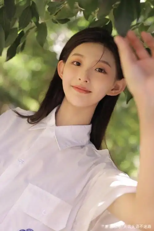 女神来袭,北影校花王思洁 ,高中生装扮,瞬间怦然心动的感觉