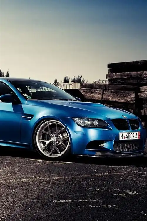 宝马m3蓝色车侧视图 iphone 壁纸
