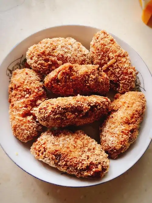 香酥炸鸡翅(简易家常版)的做法