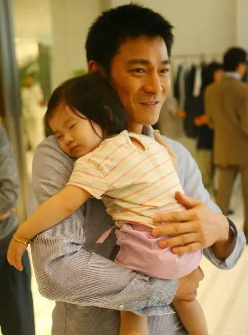 完美继承父母高颜值基因,网友:未来可期|刘德华|女儿|刘向蕙_新浪新闻