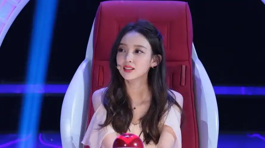 2,胡夏女朋友汪小敏