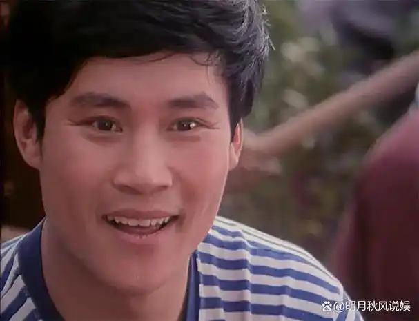 饰演王小嵩的演员张世会,早就在80年代初因电影《被爱情遗忘的角落》