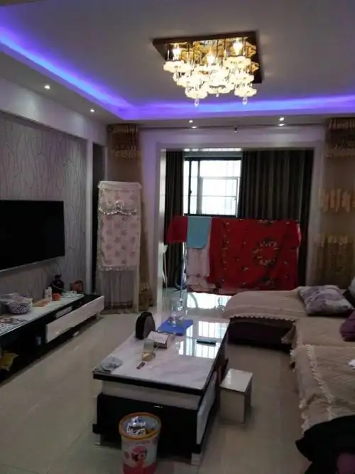 出售佳城国际三室一厅精装修