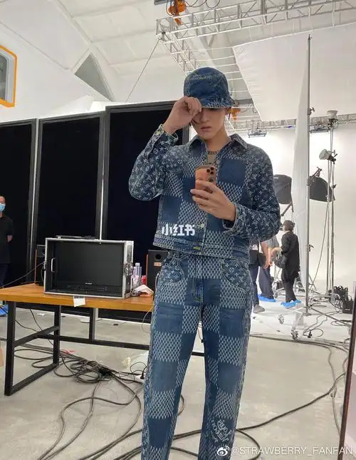 吴亦凡欧阳娜娜同款lv#nigo牛仔夹克