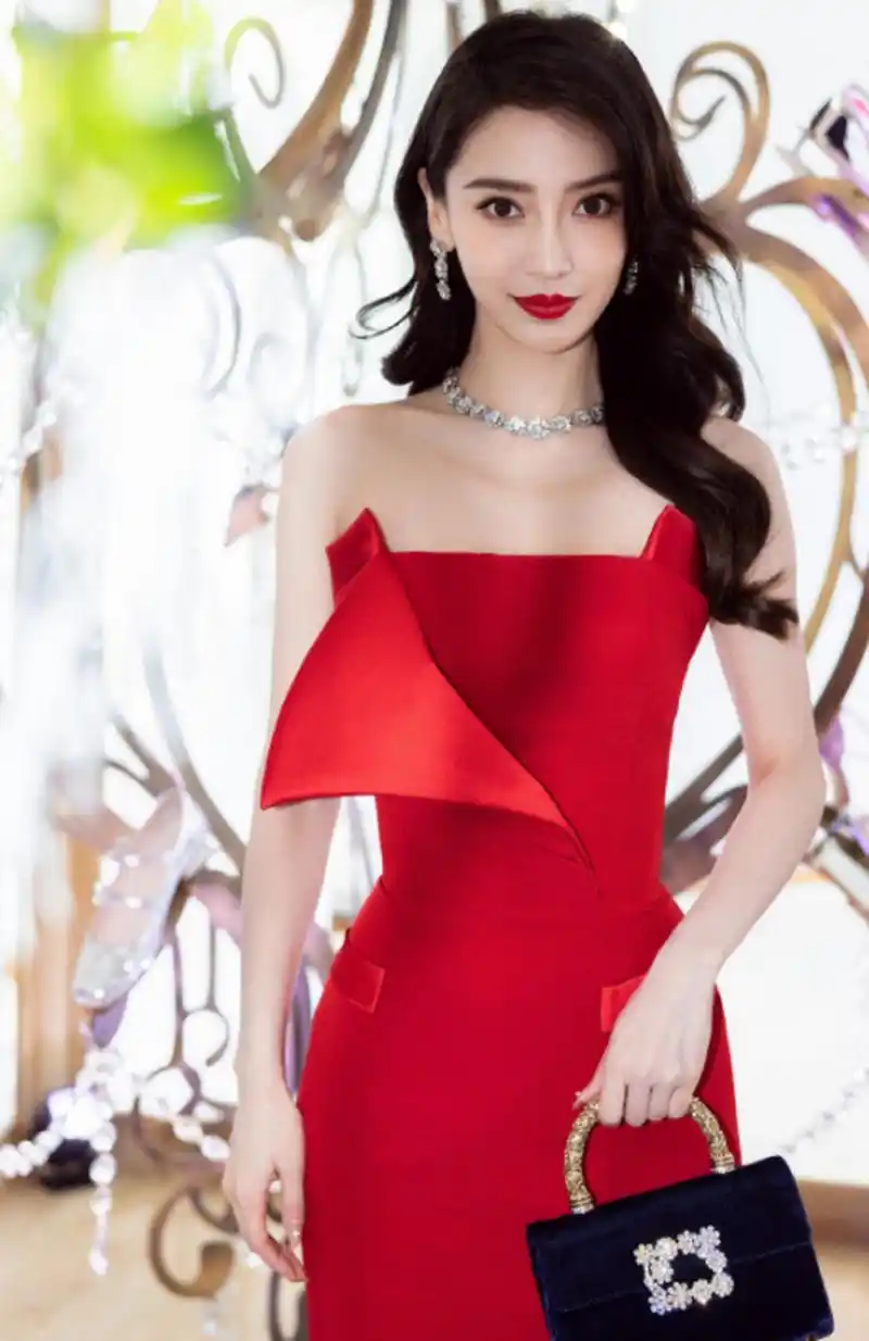 angelababy这红裙造型真是亮眼的很呐 #angelababy