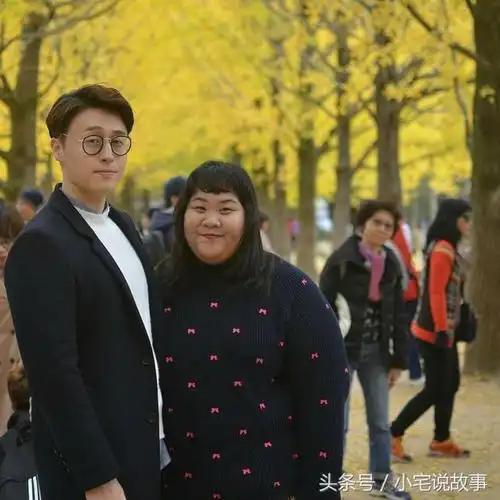 印尼富婆与韩国小鲜肉结婚男子表示喜欢她的善良