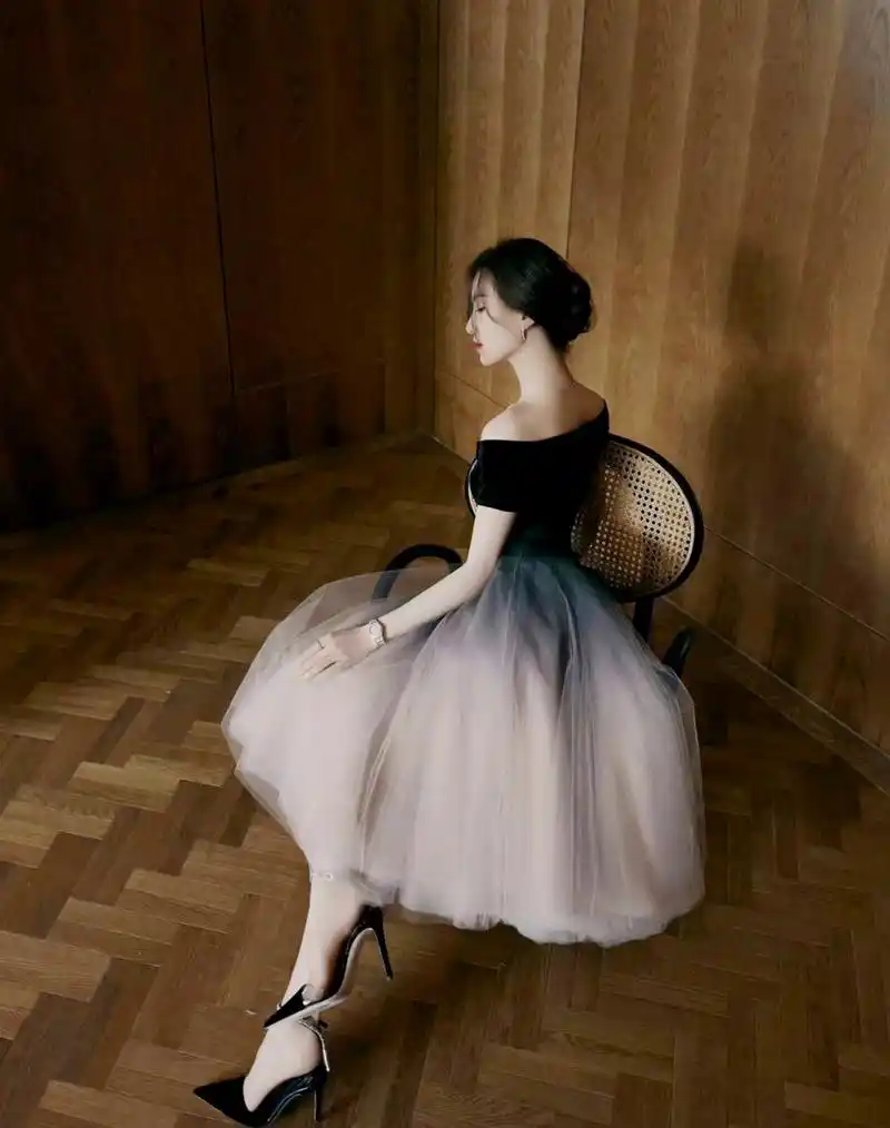 刘诗诗穿高跟凉鞋的美腿