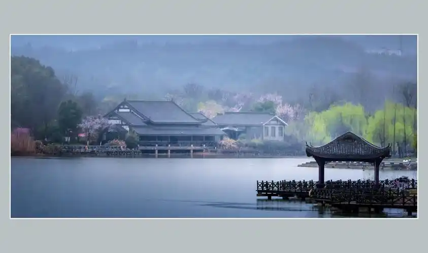 江南春雨杏花村