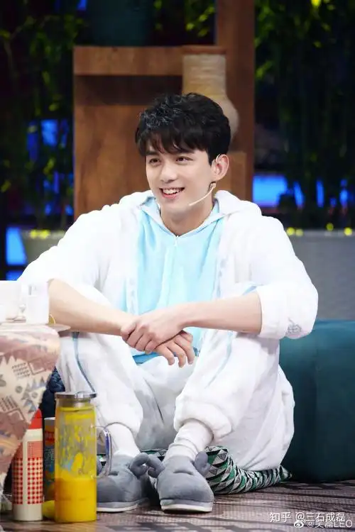 为什么演员吴磊和谁都有种谜之cp感?