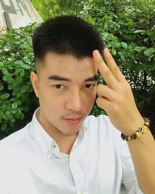 试试这4款露额造型,硬朗轻熟帅气|短发|男士发型|寸头_网易订阅