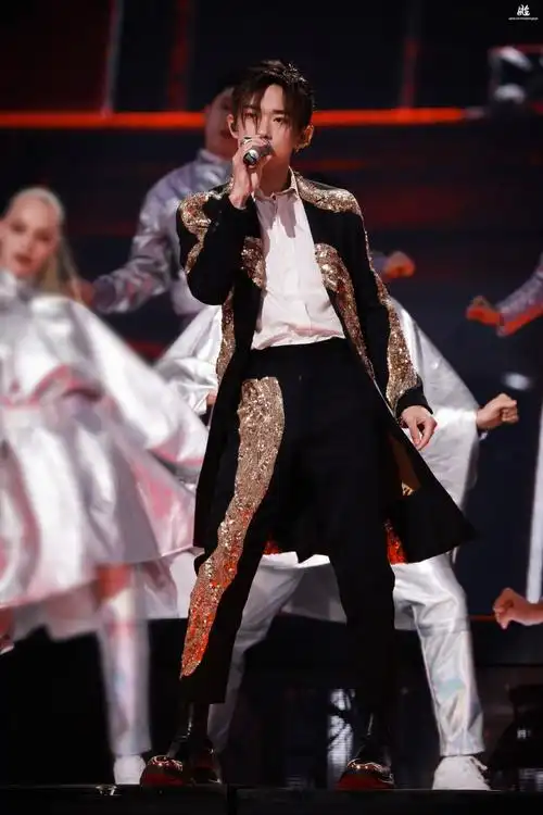 易烊千玺 天猫双十一晚会