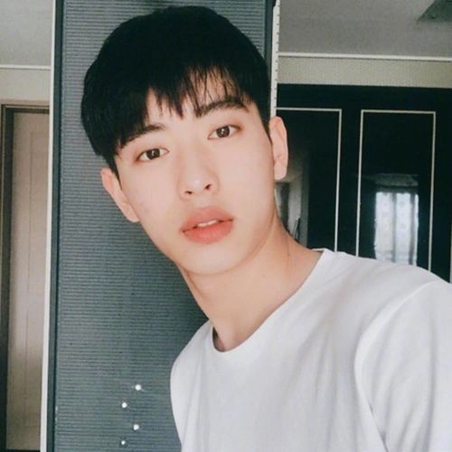 阳光型男生短发 做个活力的阳光男孩 - 男士发型 - 发星网