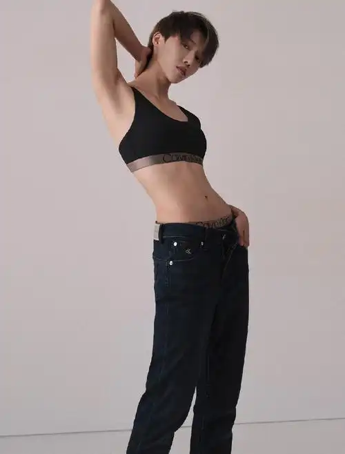 刘雨昕ck内衣代言人