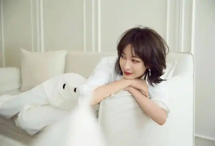 吴昕恋情曝光,已经秘密领证?_郑凯_时候_名字