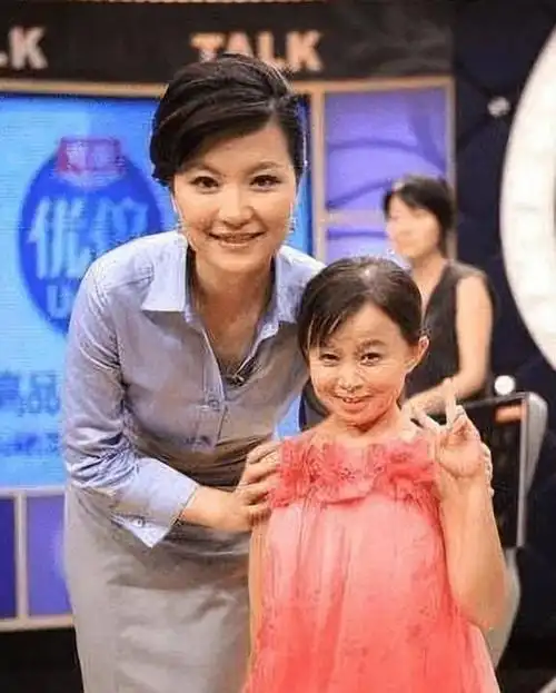 袖珍女朱洁结婚多年不敢要孩子如今过得怎样了