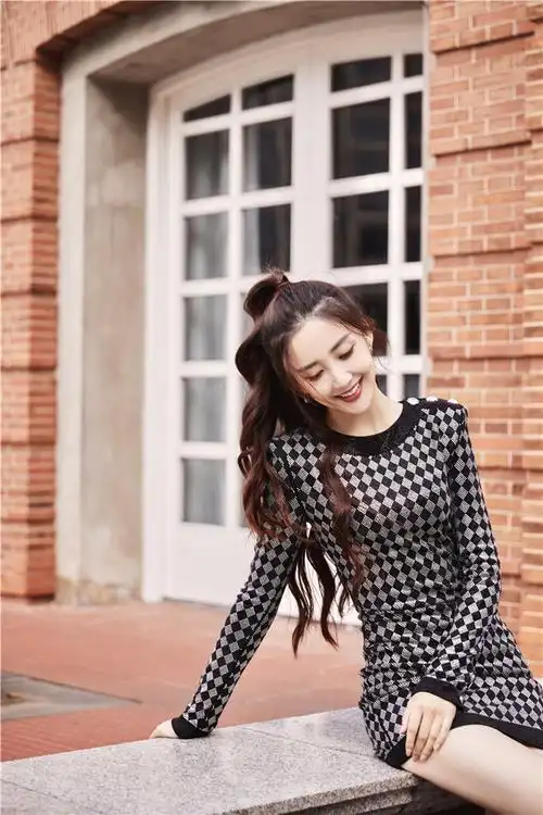 陈欣予街拍曝光 长腿吸晴演绎秋日最in潮范儿_凤凰网娱乐_凤凰网