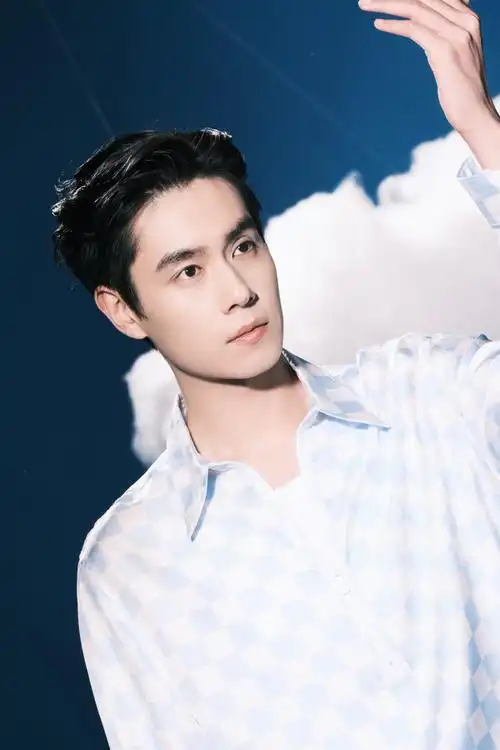 一天三两事##定格这一天##胡一天风度三月刊封面##多面的胡一天