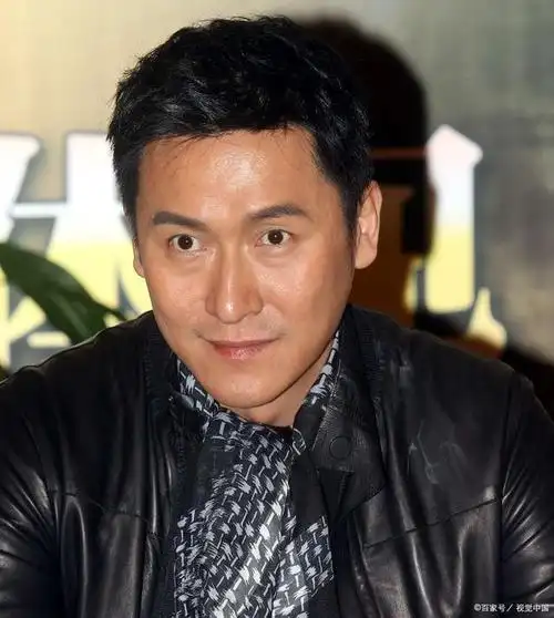 马景涛与前妻共庆儿子成年生日,温馨家庭照引发热议