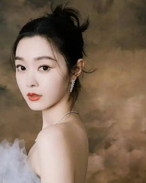 女星宋轶时尚合集:芳华绝代,姿色佳人