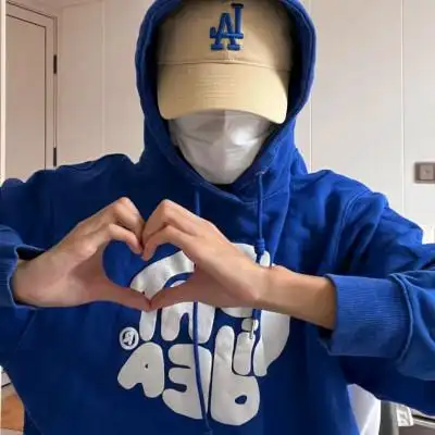 ins高级质感小众头像男_男生头像_头像屋