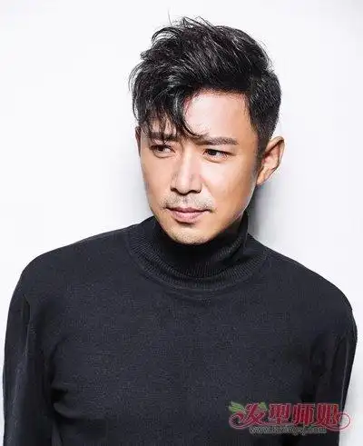 发质硬的男生留偏分 偏刘海好看发型图片男