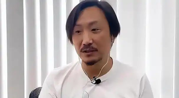 郑中基香港演唱会与13岁女儿合唱网友:原来与阿sa离婚这么久了