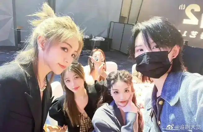 the9小分队爱奇艺晚宴合照##the9小分队爱奇艺晚宴合体