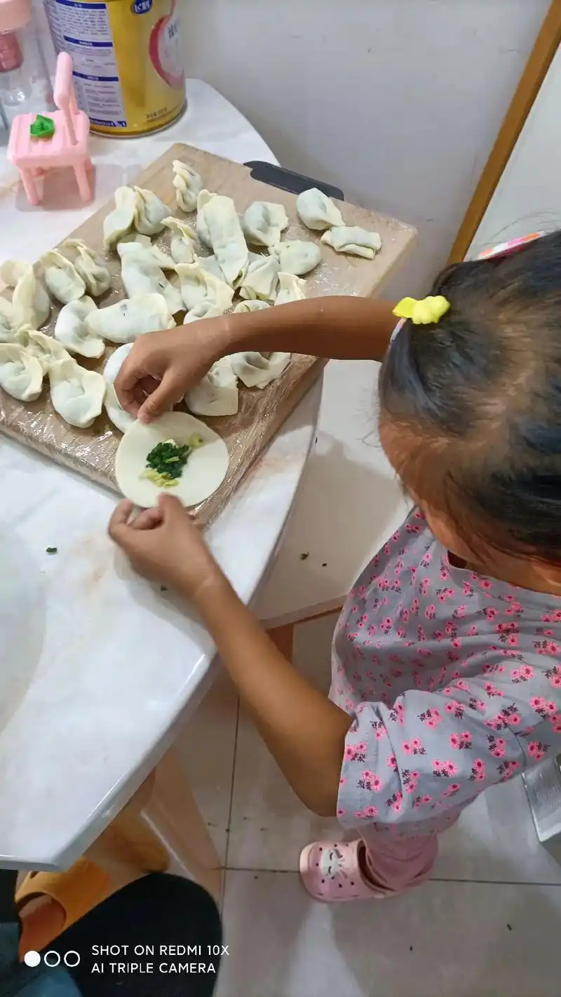 我家臭宝学会包饺子了#美好时光留住美好的回忆 #最珍贵的照片 - 抖音