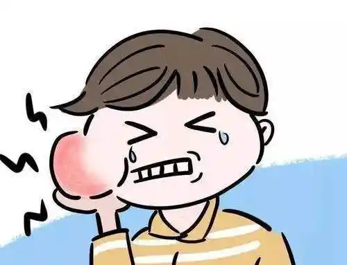 4,吃了臭豆腐的下场就是口腔溃疡引起牙痛,半边脸肿了!