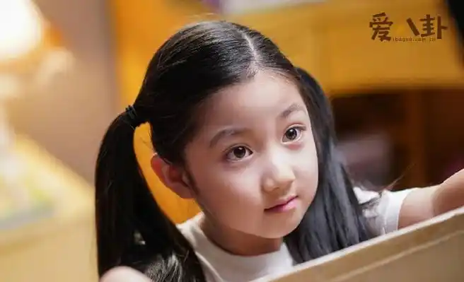 以家人之名幼年李尖尖谁演的 扒一扒小葱花资料照片