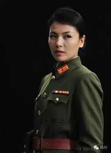 明星中穿军装最美的是谁?