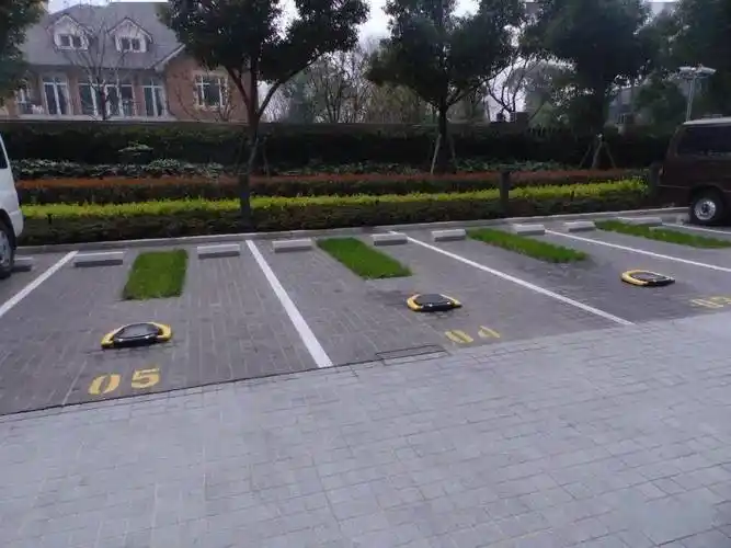 就一个停车位人家都绞尽脑汁做创意