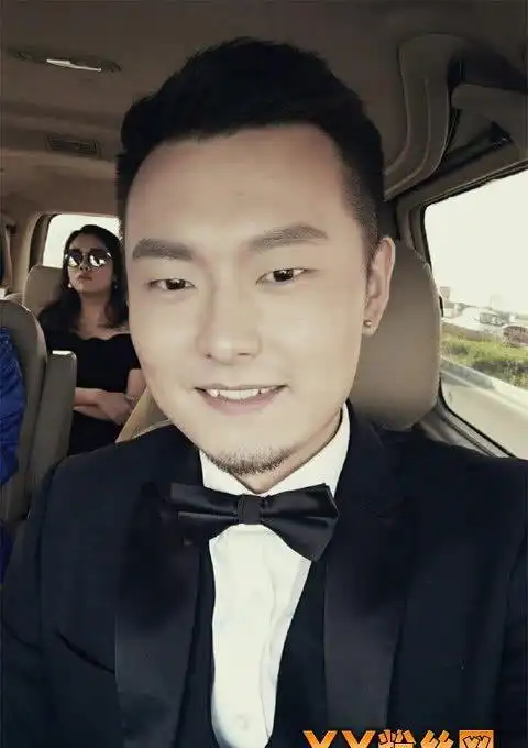 中国新歌声鞠红川唐伯虎是情侣吗俩人什么关系个人资料揭秘