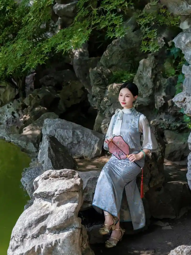 扬州旅拍 旗袍写真.来扬州旅游的小姐姐可以试试旗袍穿搭,复古 - 抖音