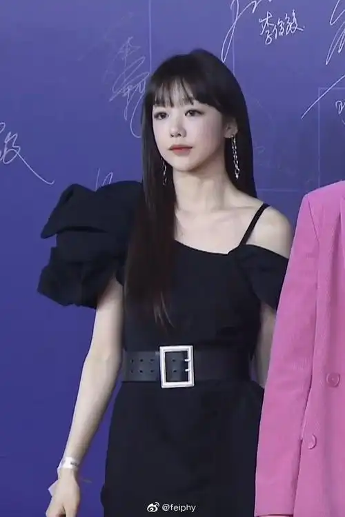 徐梦洁这个齐刘海造型吗