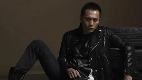 颜值回升 刘烨晒自拍一脸严肃帅气逼人